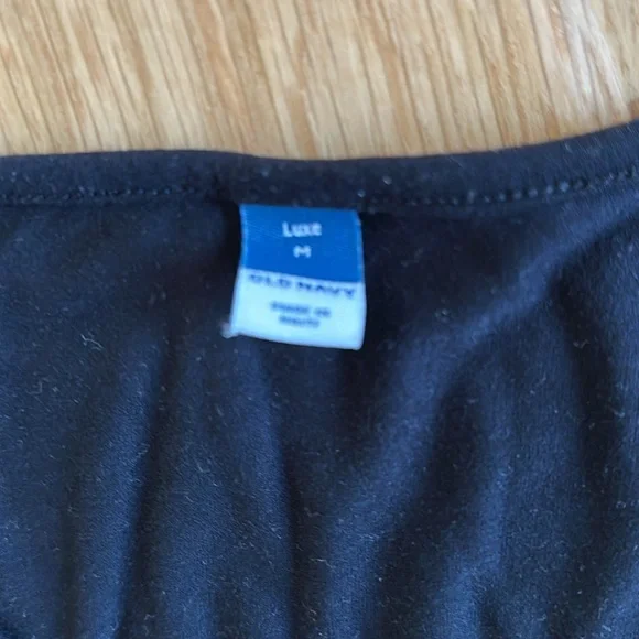 Old Navy Luxe V neck - Picture 2 of 2